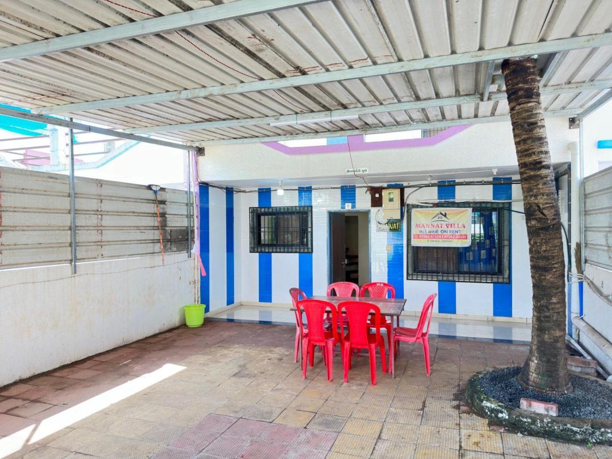 Mannat Villa 2Bhk ダマン エクステリア 写真