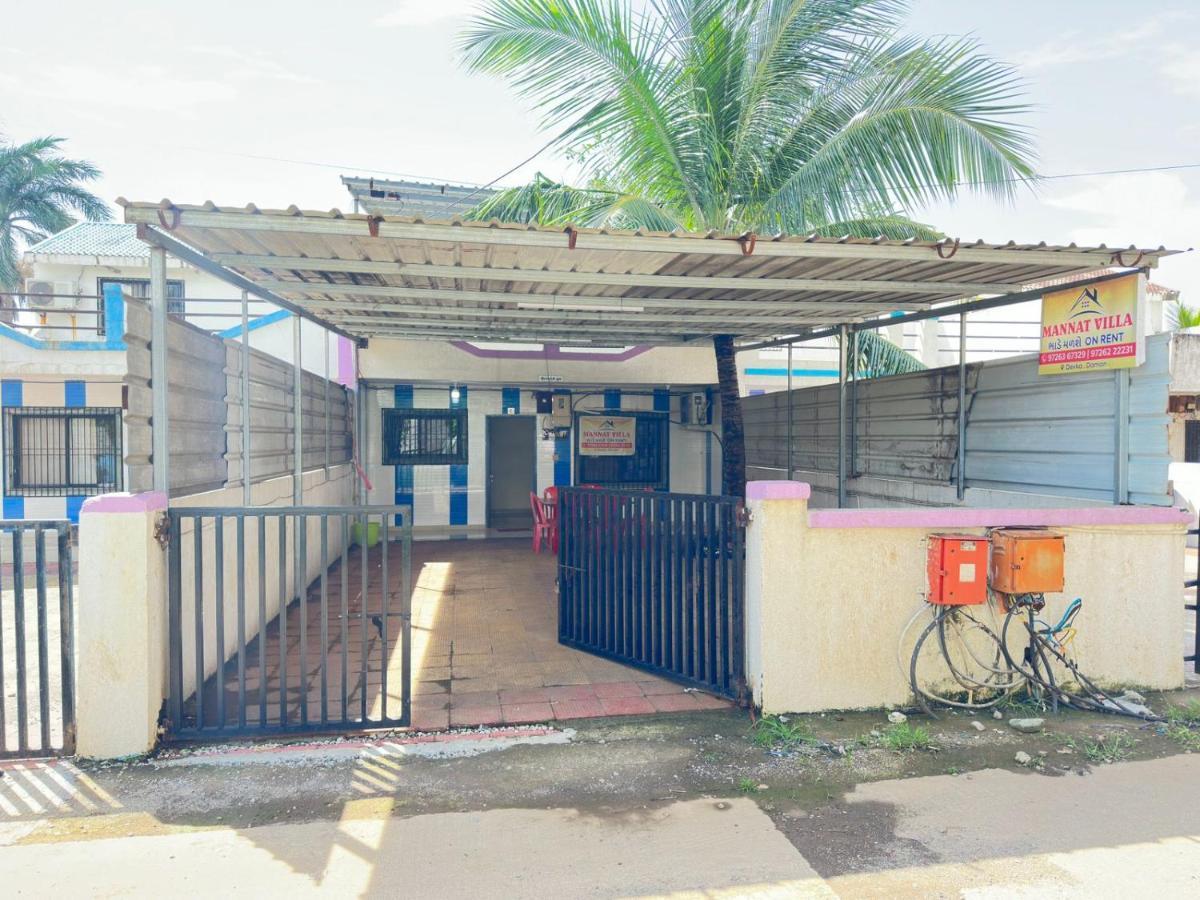 Mannat Villa 2Bhk ダマン エクステリア 写真